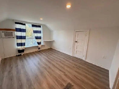 Central Oshawa Suite – Utilities & Parking Included Image# 6