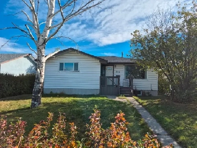 $1795, 3 Bedroom Main Floor Pet Friendly (17 AVE SE/ 52 ST SE Image# 1