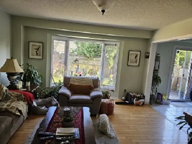 3-bedroom 2-story townhouse available from Dec. Image# 5