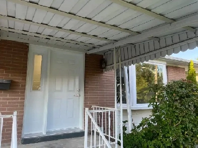 Three Bedroom Apartment for Rent in Newmarket Image# 1