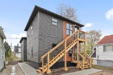 3557 Queen - $1,350 utilities 1Bd 1Bth - Washer/Dryer in Suite Image# 10