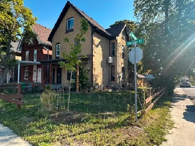 Nice, central, 2 Bedroom-2 Bathroom, Porch, Patio, Parking Image# 1