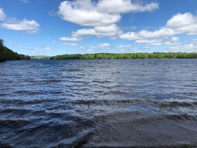 Terrain bord de l'eau  –  Lac-des-Îles – Mont-Laurier Image# 4