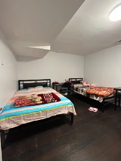 Shared room available Scarborough Image# 1