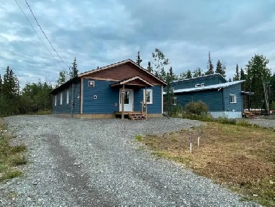 3 bedroom, 2 bath house Haines Junction Image# 4