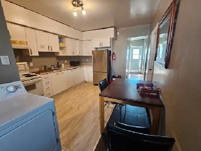 Chambre Tout inclus,Centre Videtron,Centre d'achat Libre Now Image# 1