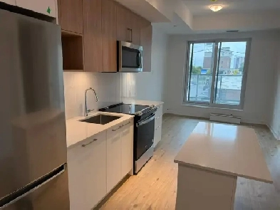 1 Bed   Den Condo - Burlington – Steps to GO, IKEA & More! Image# 1