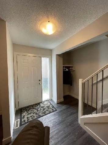 Crew Acommodations 11 mins East Side Edmonton FURNISHED! Image# 3