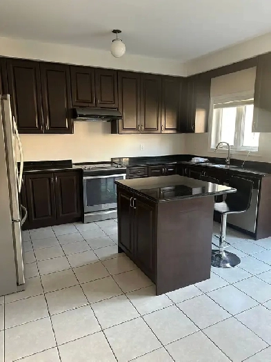 BEAUTIFUL MASTER BEDROOMS AVAILABLE IN BRAMPTON Image# 5