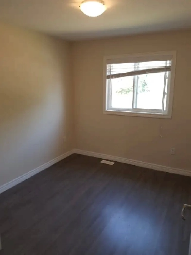 3 BEDROOM TOWNHOUSE FOR RENT IN THOROLD Image# 1