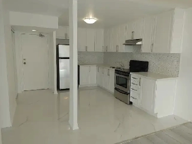 3 Bedroom Condo Suite for Rent in Toronto at 10 Martha Eaton Way Image# 6