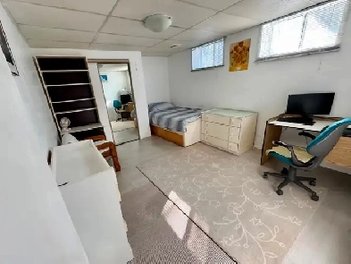 Clean/Quiet room @ Finch/Leslie Available at Nov.1st.2025 $730 Image# 2