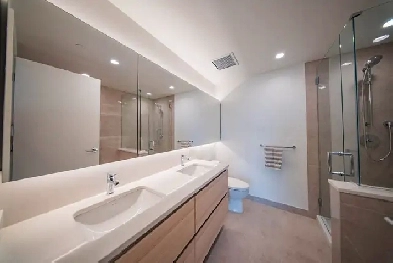 Luxury Lakeview Condo, Flexible Term Image# 15