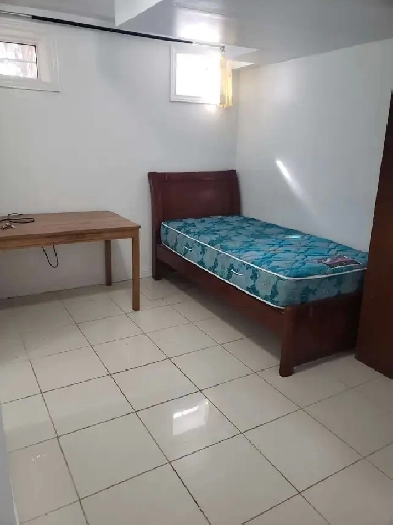 Room for rent near York university Image# 3