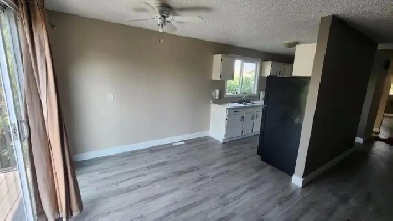 1-Bed   Den   Parking/Laundry/Yard Access Incl! (Ogden Rd) Image# 1