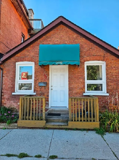 ($1850 fully renovated 2 bedrooms on 1st floor apt.) Image# 3