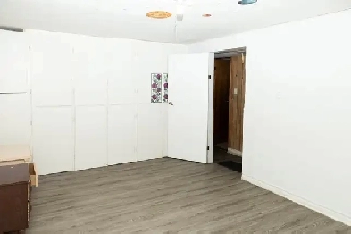 2 Bedroom House -Near Scarborough Town Centre - Ready today Image# 6