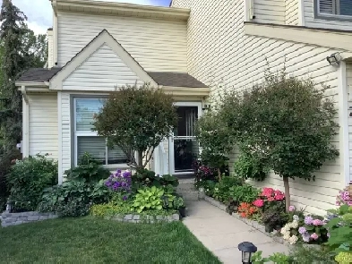Furnished Room^Own Bathroom^Sandstone NW, Calgary^All Inclusive Image# 9