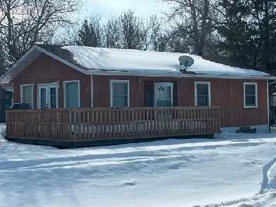 4 season cabin for rent Image# 1