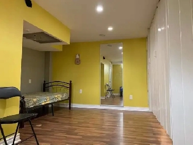 Room basement in Scarborough for rent (Only female) Image# 4