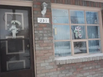 Two Bedroom townhouse central air, private yard, Den Image# 18