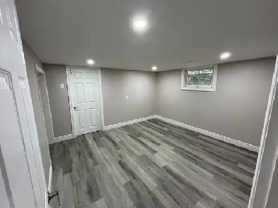 Renovated 2 bedroom on Quiet Cul-de-sac Image# 5