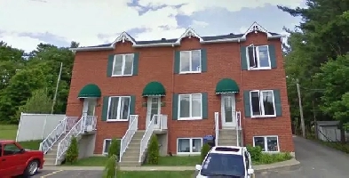 5 1/2 à louer Sainte-Julienne 1500$/mois Image# 1