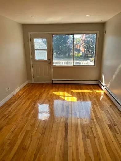 5 ½ Ahuntsic - Metro Sauve/Henri Bourassa - Renover Image# 1