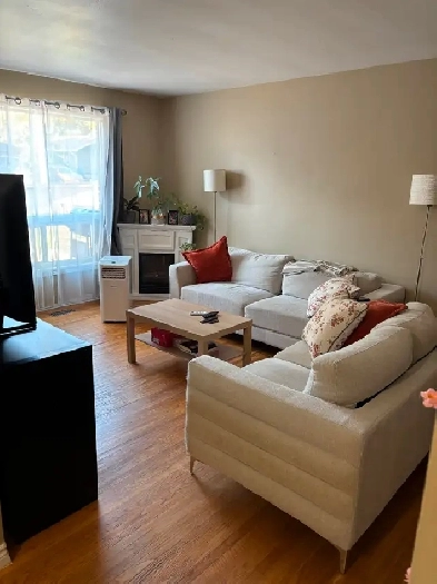 BURLINGTON TWO BEDROOM TOWNHOUSE Image# 1