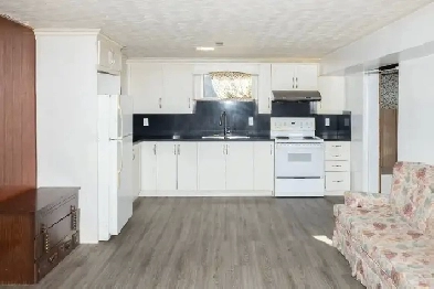 2 Bedroom House -Near Scarborough Town Centre - Ready today Image# 1