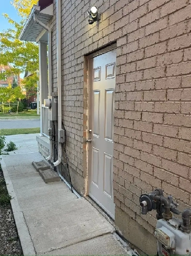 One Bedroom Finished Basement For Rent Image# 1