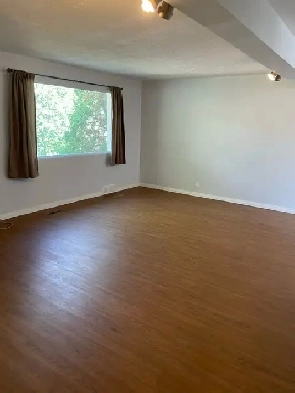 Henderson Main Floor Suite- Utilities Included- Available Nov. 1 Image# 1