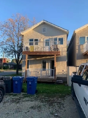 ST. VITAL DUPLEX - 5 Bedrooms Total Image# 1