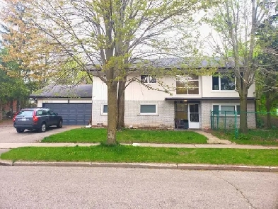 Spacious 3 bedroom apartment in Waterloo for rent ALL-INCLUSIVE Image# 2