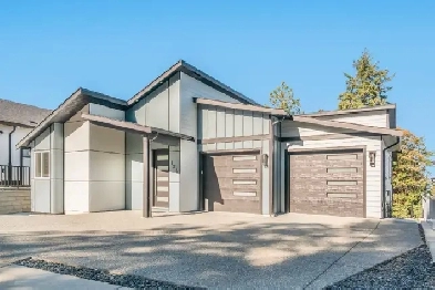 Ocean View Home with Legal Suite in North Nanaimo! Image# 2