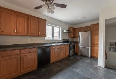 BRIGHT 3 BEDROOM APARTMENT IN WELLAND Image# 1