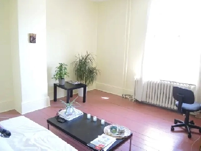 56 William St.,Unit 5, fully furnished, Equipped Kitchen, Garage Image# 7