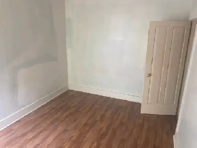 One  Bedroom Apartment Avaliable Now Image# 1