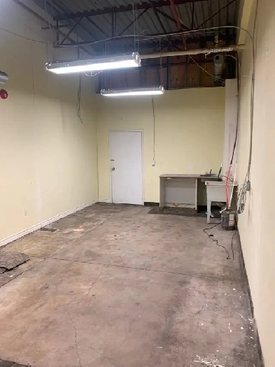 25 WOODBINE DOWNS BLVD UNIT #8 (BACK OF UNIT)  @ FINCH/HWY27 Image# 1
