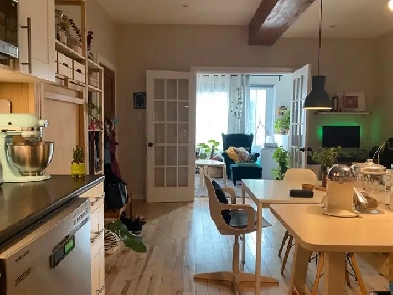 Beau style condo à 2 étages a Rosemont Image# 1