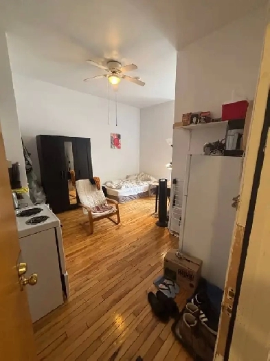 Studio directement en face de l’Université McGill ! Image# 1