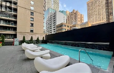 2 bedrooms unit at heart of downtown 42 Charles Street E Image# 1