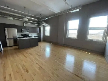 Private room rental in the heart of downtown Winnipeg Image# 5