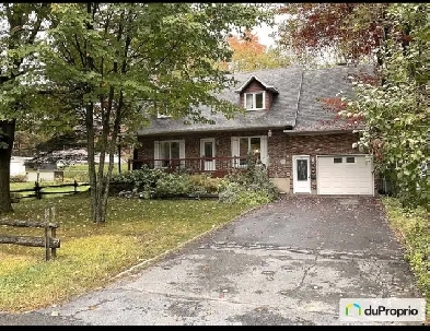 Charmante propriété canadienne avec grand terrain boisé Image# 4