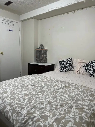 ROOM FOR RENT  SHARING FOR BOY BRAMPTON/ MISSISSAUGA BORDER Image# 1