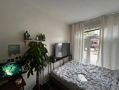 Room for October 15th Image# 3
