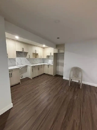 Bright 2-Bedroom Basement Suite - Separate Back Entrance Image# 6