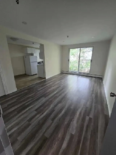 Dartmouth Waterview Renovated 2-BR Apartment – Available Nov 1st Image# 3