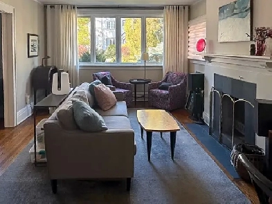 2 bedroom   den,  Lindenlea Image# 1