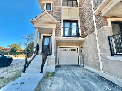 3 bed   den - 4 bath Town house for rent Image# 3